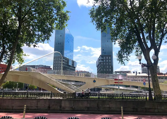 Apartamento Frente Al Guggenheim. Urbanizacion De Lujo En El Centro